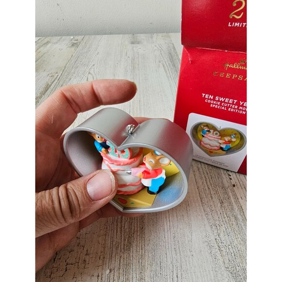 Hallmark 10 sweet years cookie cutter mouse ornament baker new Xmas tree - Picture 3 of 8